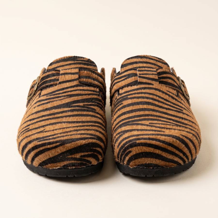 Milo Clogs – Brown Zebra