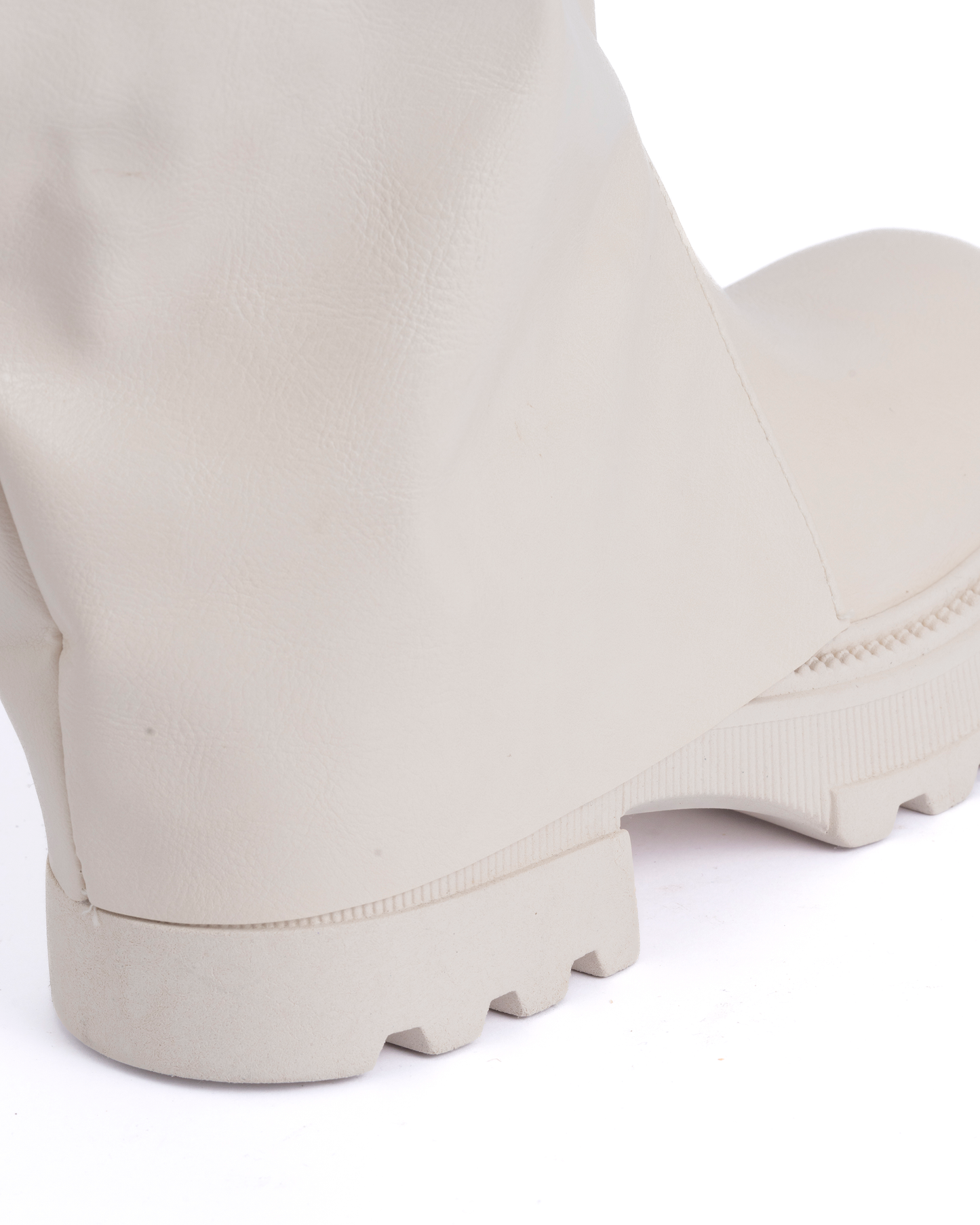 Trunk minimalism boots - Ivory